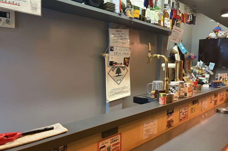    会話とポイントが弾む店。紹介特典で広がる「常連の輪」   