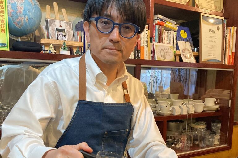    カフェと酸素ボックスの2足の草鞋をアプリでしっかり管理   