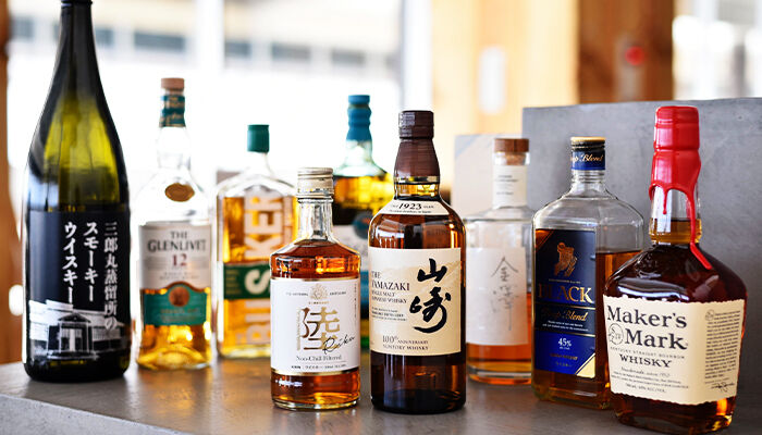 富山湾の新鮮な魚介と炭火焼の串焼きをこだわりの日本酒でお楽しみください